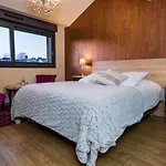 La Enchantee Bed & Breakfast