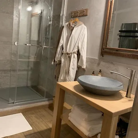 Couette-café La Enchantée 4*