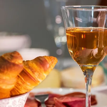 La Enchantée Bed and breakfast 4*