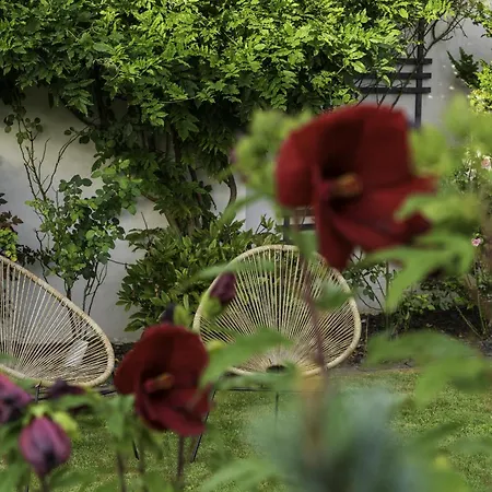 Bed & Breakfast La Enchantee 4*