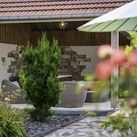 La Enchantee Bed & Breakfast