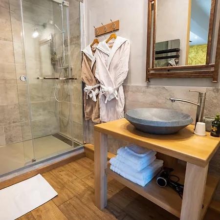 La Enchantee B&B