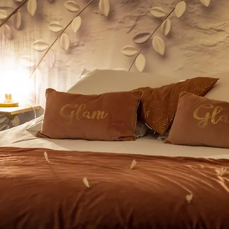 Bed & Breakfast La Enchantee 4*