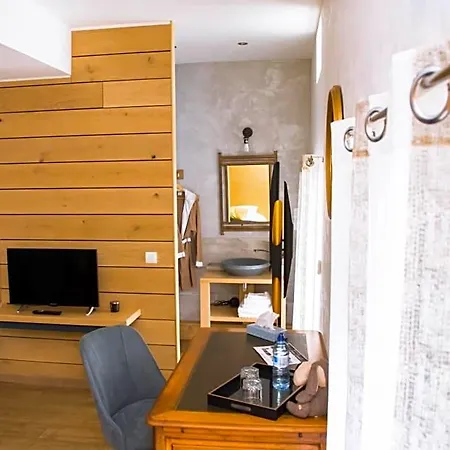 La Enchantee Bed & Breakfast 4*