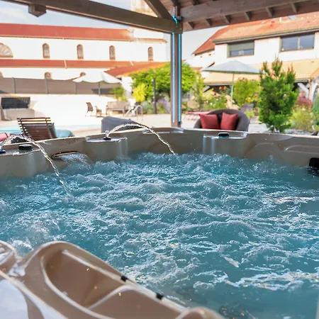 Bed & Breakfast La Enchantee 4*