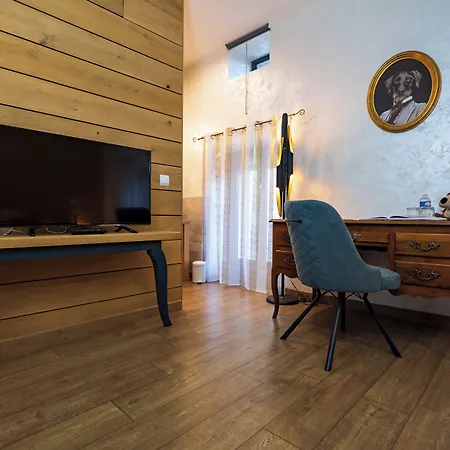 Bed & Breakfast La Enchantee 4*