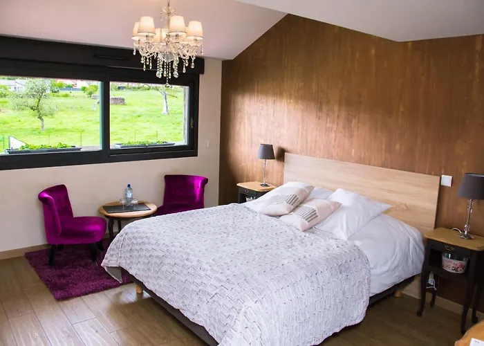 Alojamento de Acomodação e Pequeno-almoço La Enchantee La Baffe