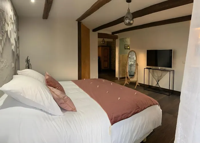 Alojamento de Acomodação e Pequeno-almoço La Enchantee 4*