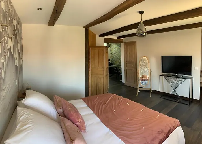 La Enchantee Bed & Breakfast