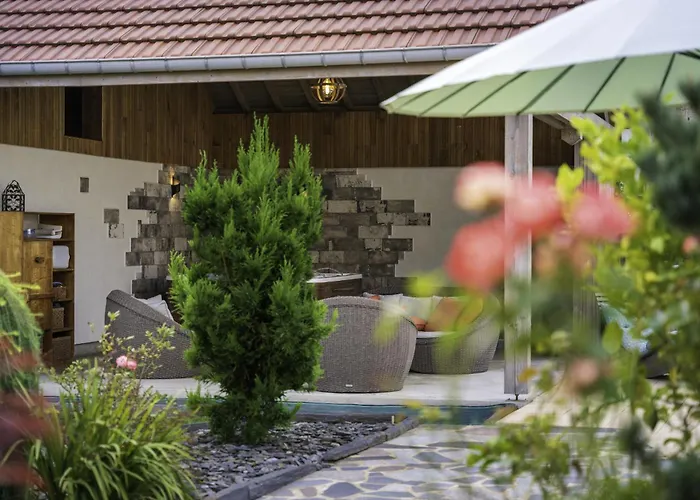 La Enchantee Bed & Breakfast