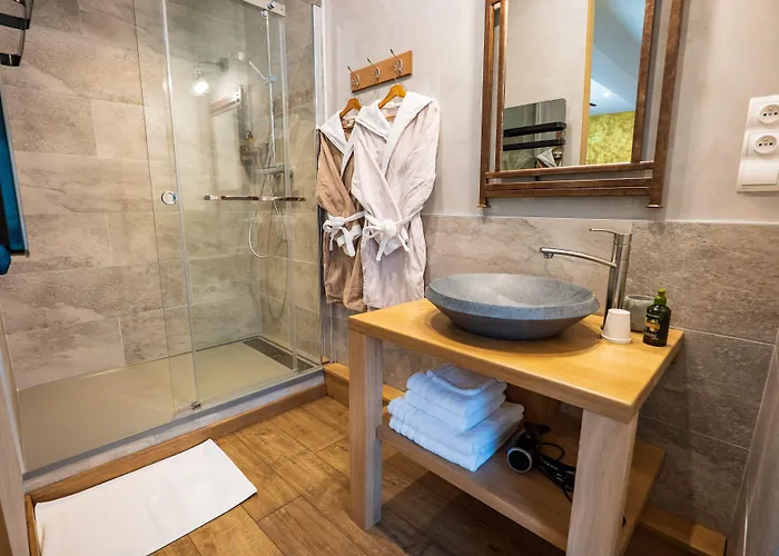 La Enchantee Bed & Breakfast